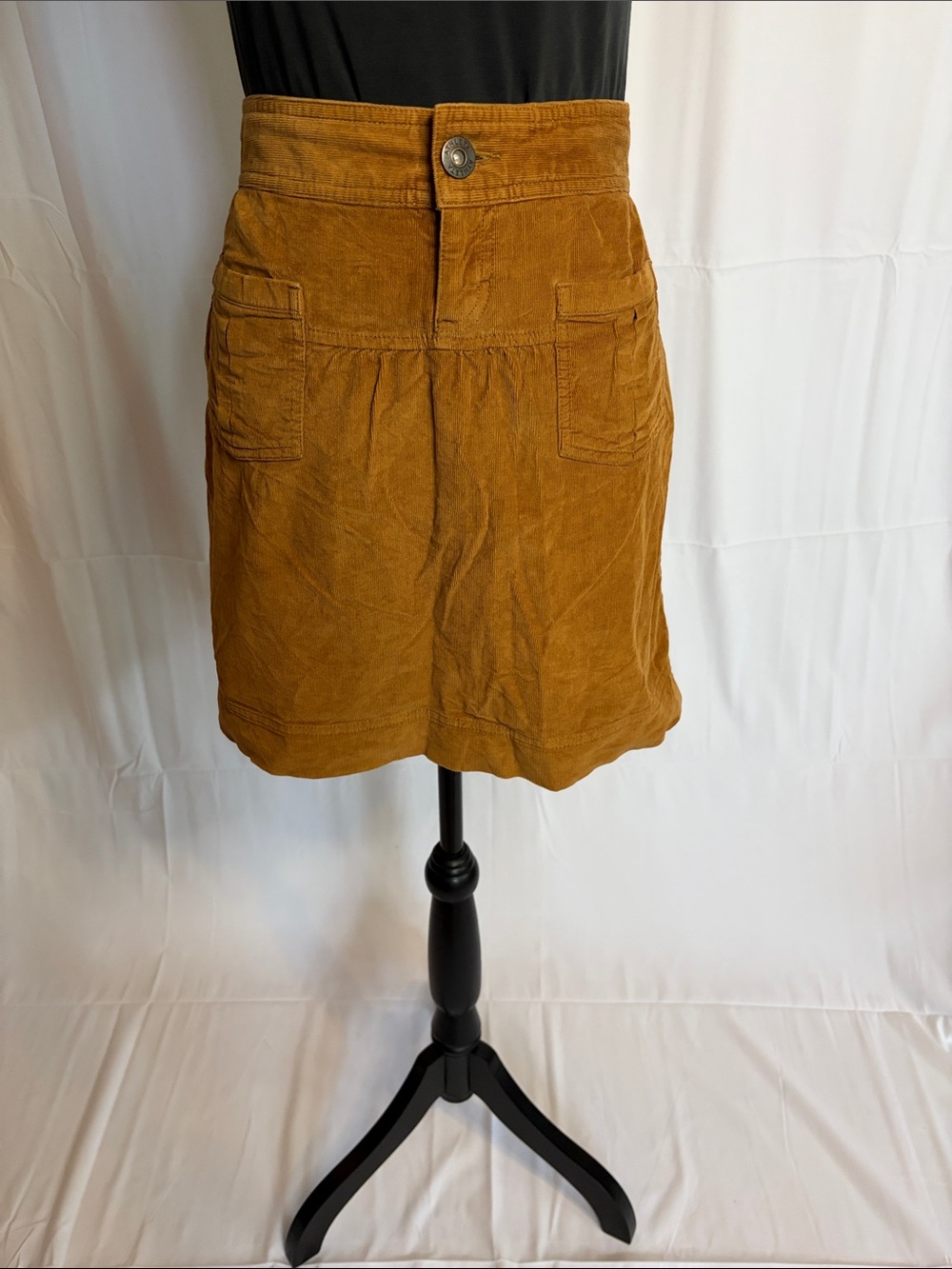 Athleta tan corduroy mini skirt size 8